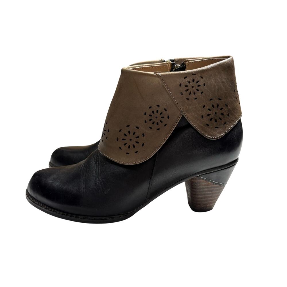 Elite by Corkys Women's Western Style Black & Brown Booties - Size 7 - Barbara
